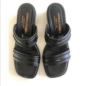 DONALD PLINER Black Leather strap slide sandal